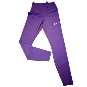 Nike Dri-FIT Womens Yoga 7/8 leggings size small. Purple